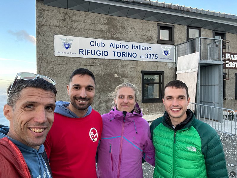 Sodelavci projekta pred kočo Torino 