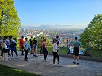 Udeleženci kongresa med jutranjim tekom na razgledni točki grajskega hriba Udeleženci kongresa med jutranjim tekom na razgledni točki grajskega hriba
